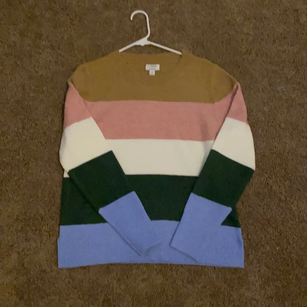 Sweater - Picture 1 of 2